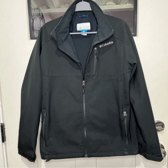 Columbia Other - Columbia Softshell Jacket Men’s Large Black Full Zip Windbreaker